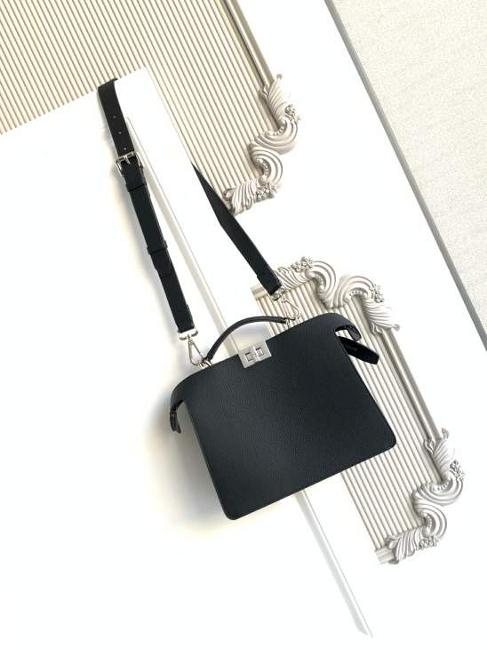 Picture of Fendi Handbags _SKUfw239246416fw